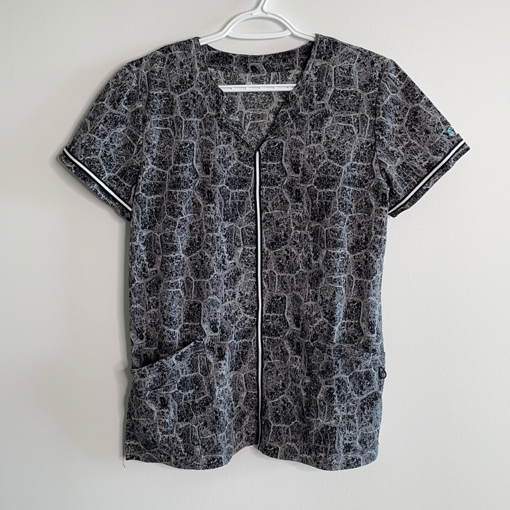 Snake Print Scrub Top - Black & Grey
